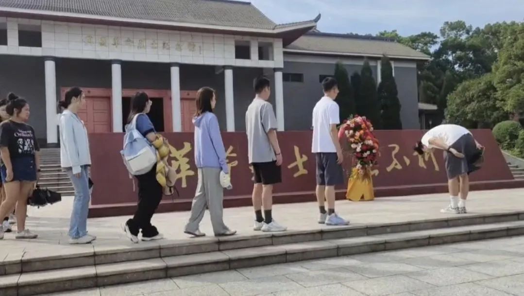 1689163567133527.jpg 010e642ac71bcfdc0d3bf53dbe49fe3e.jpg